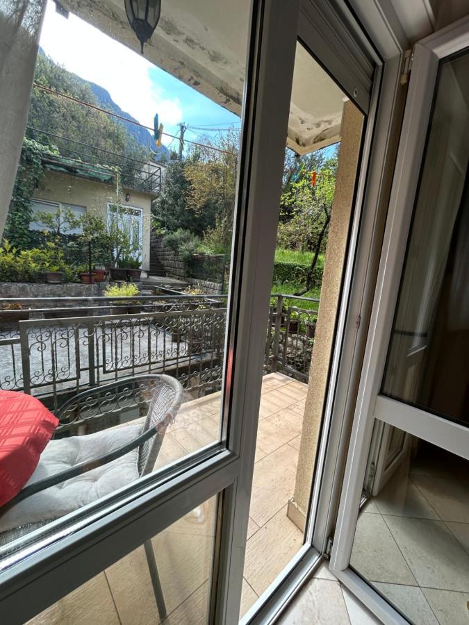 Studio On The Coast, With A View Of The Sunrise,Free We-Fi Kotor Exterior photo
